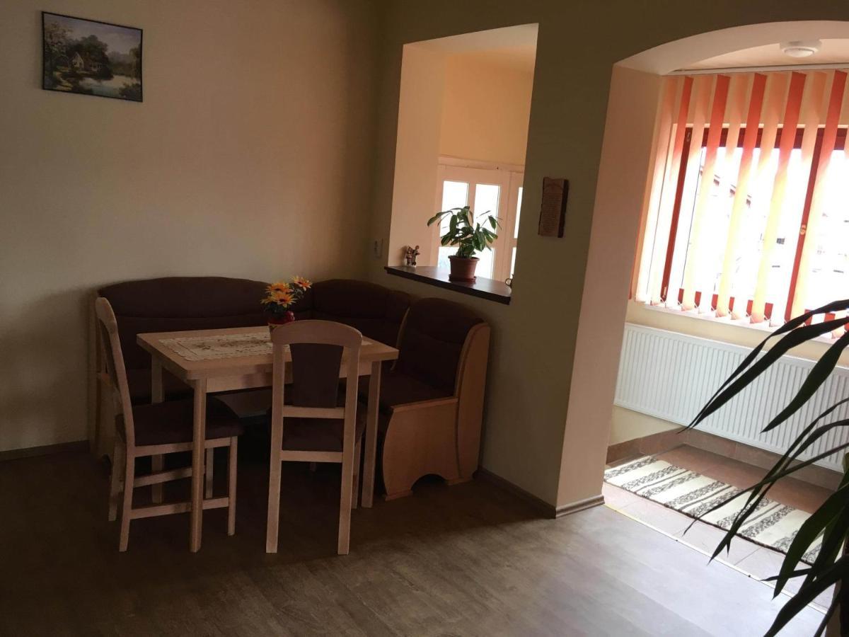 Bicsak Apartman Apartment Joseni ภายนอก รูปภาพ