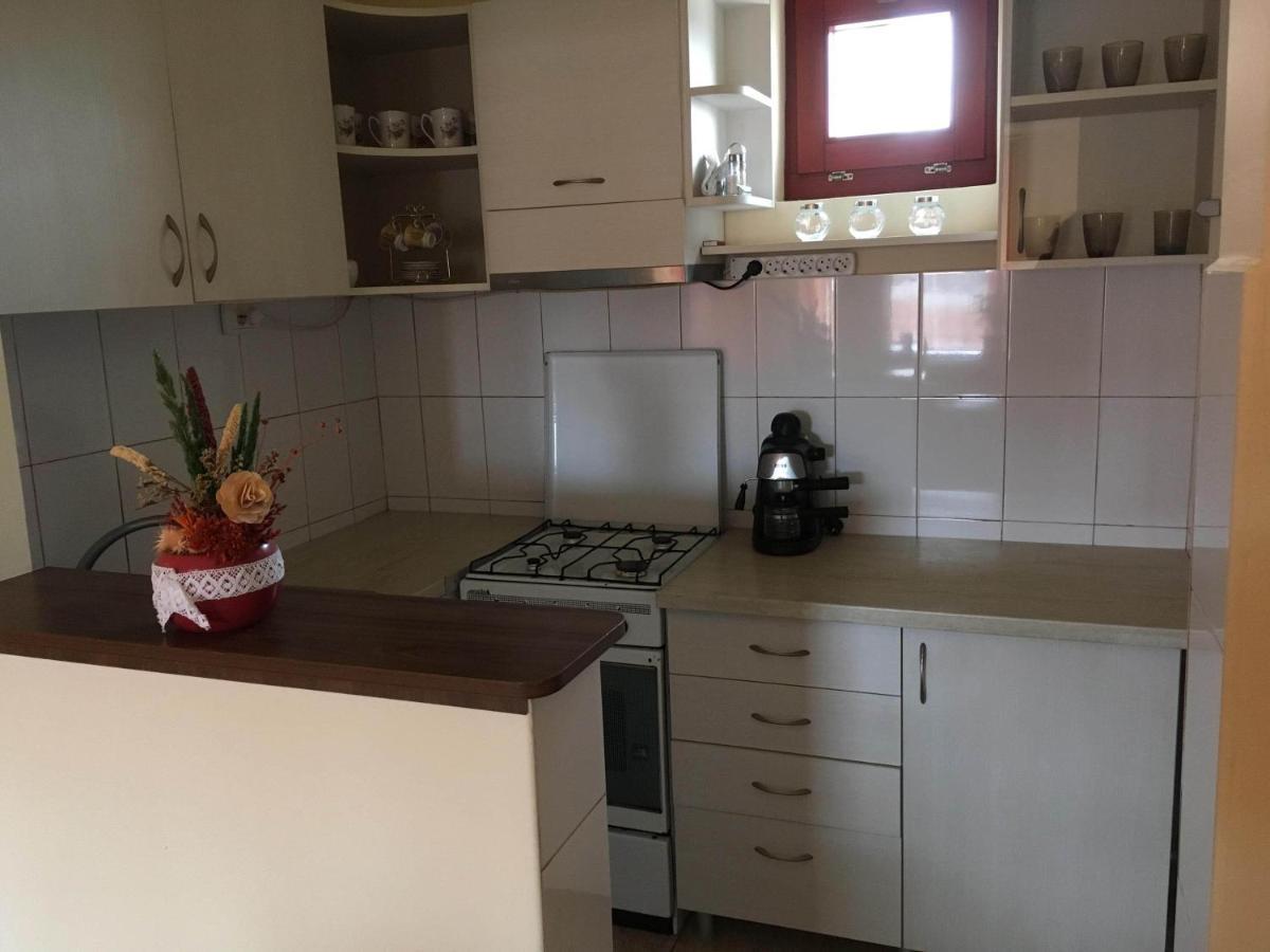 Bicsak Apartman Apartment Joseni ภายนอก รูปภาพ